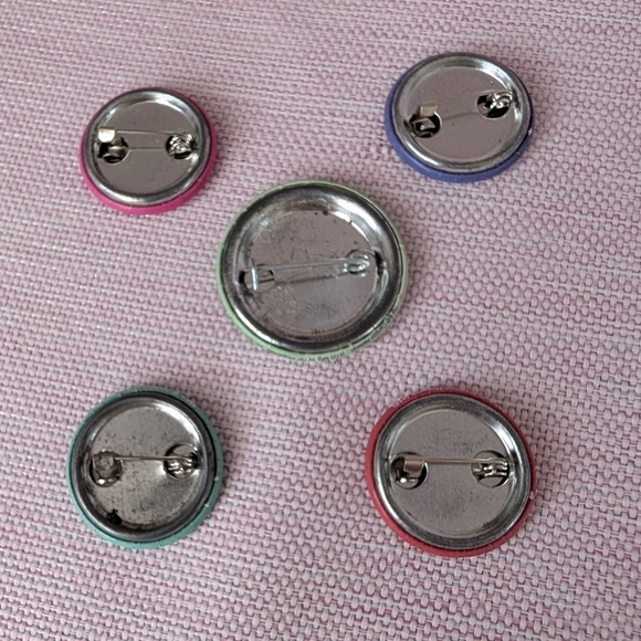 Adventure Time pin set - Picture 2 of 2